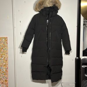 Canada goose long jacket. Size small , like new .